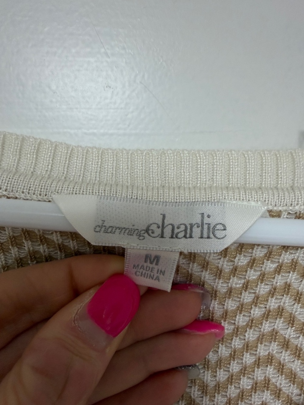Charming Charlie Beige and White Chevron V-Neck Midi Dress - Picture 2 of 4